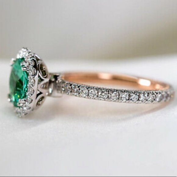 NEW Gorgeous Green Stone 925 Sterling Silver Ring - Picture 5 of 5